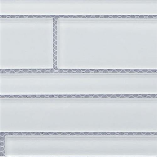 Glass Vogue in Super White Random Srip Tile