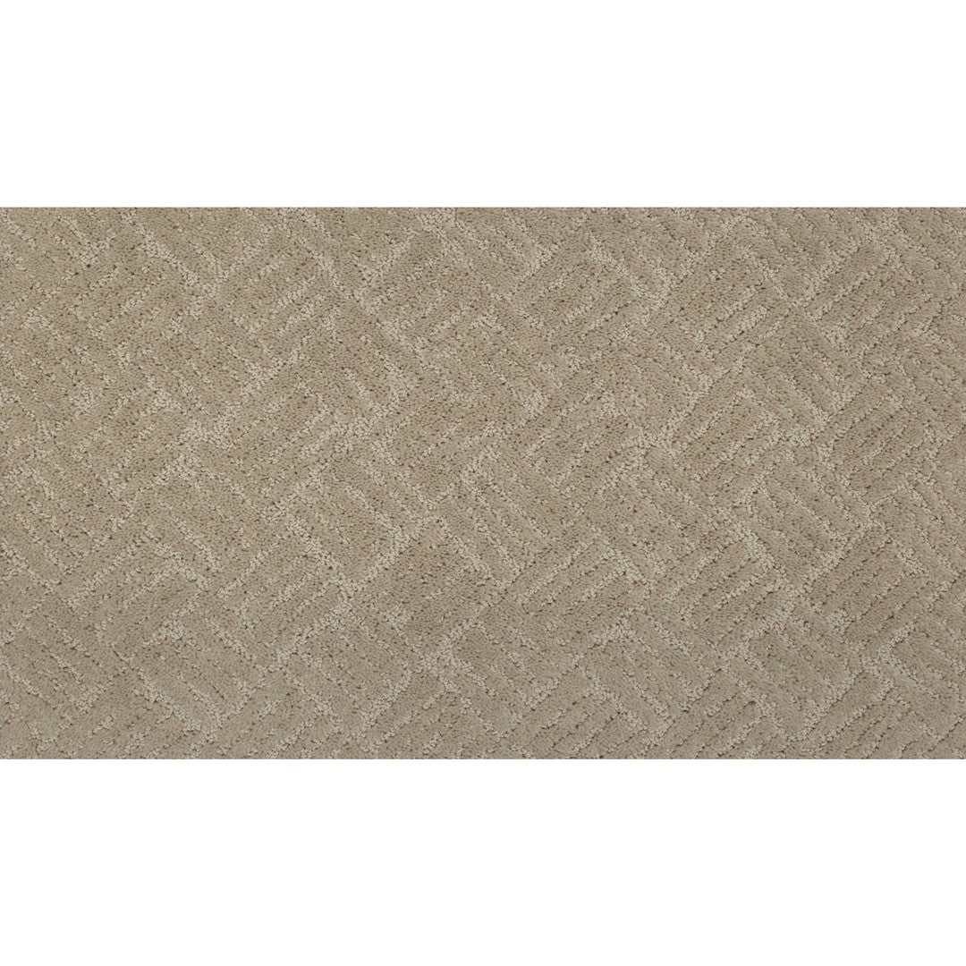 Striking Angle in Hushed Neutral