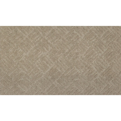 Striking Angle in Hushed Neutral