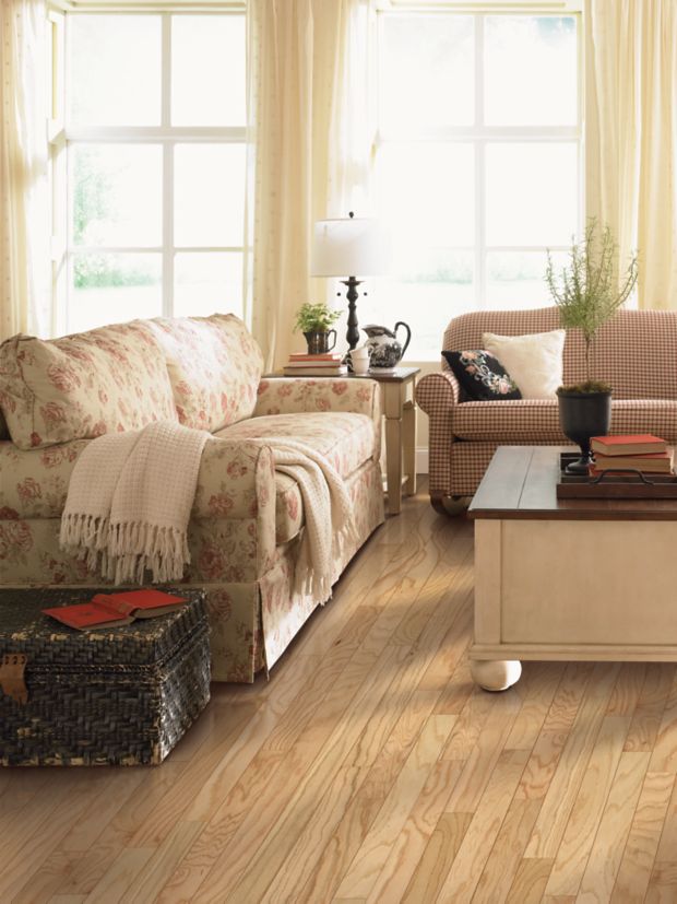 Wellsford 3" in Red Oak Natural Hardwood